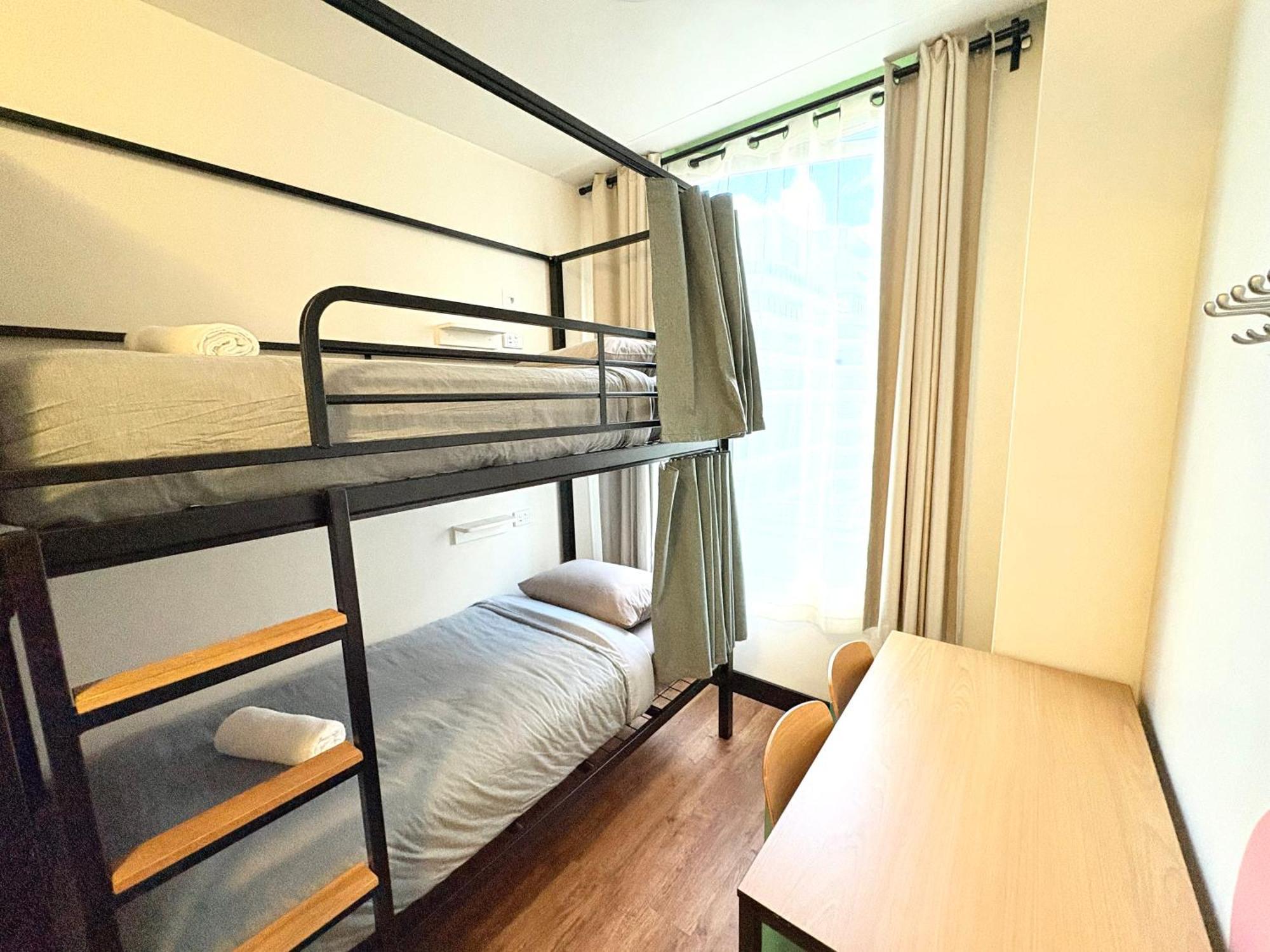 Budget bunk room Ages 18 plus