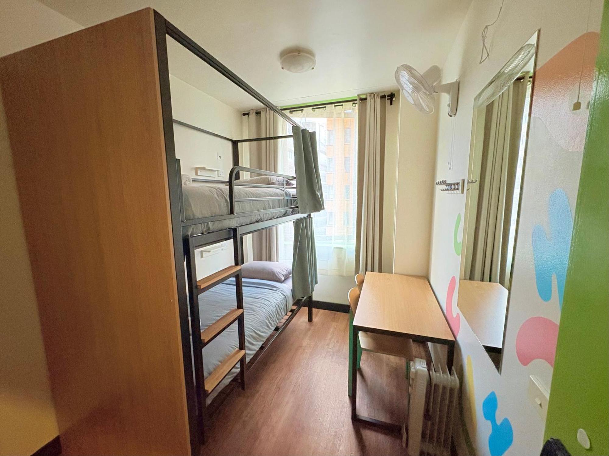 Budget bunk room Ages 18 plus