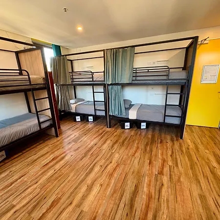 Flinders Backpackers-2